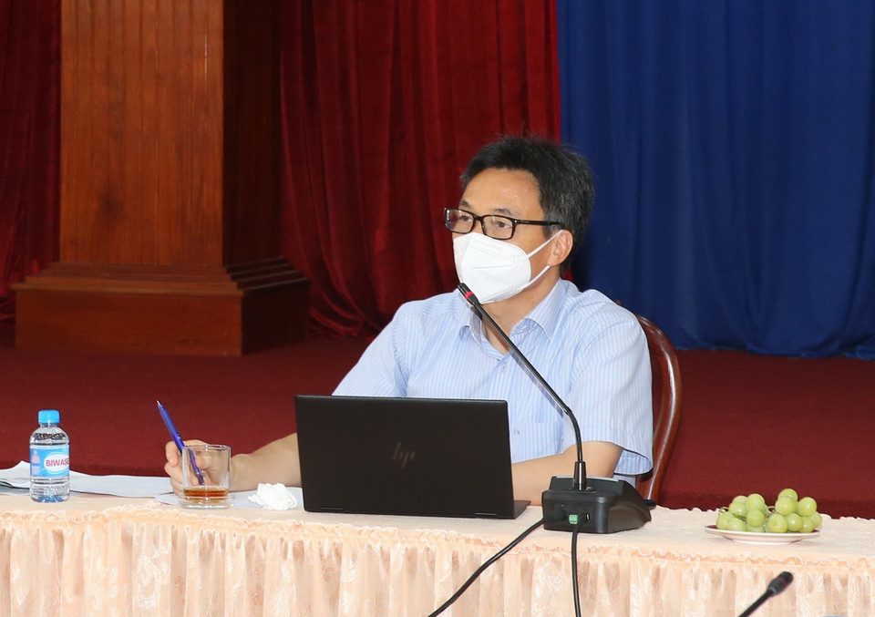 Phó Thủ tướng Võ Đức Đam phát biểu tại buổi làm việc. (Ảnh: Hồng Pha/TTXVN phát)