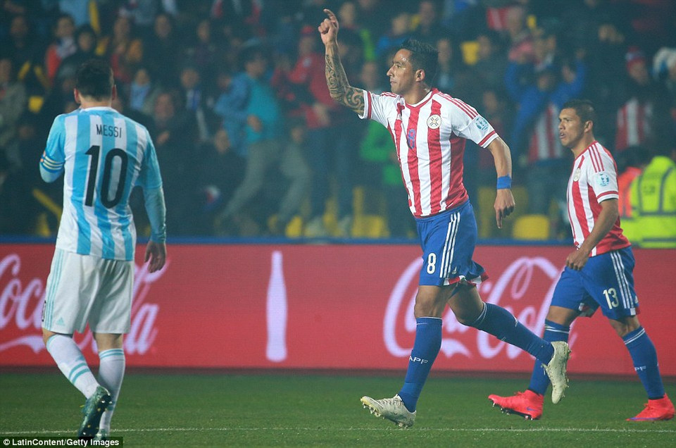 ... sau pha lập công của Lucas Barrios. Tuy nhiên, đó là tất cả những gì mà Paraguay có thể làm được.