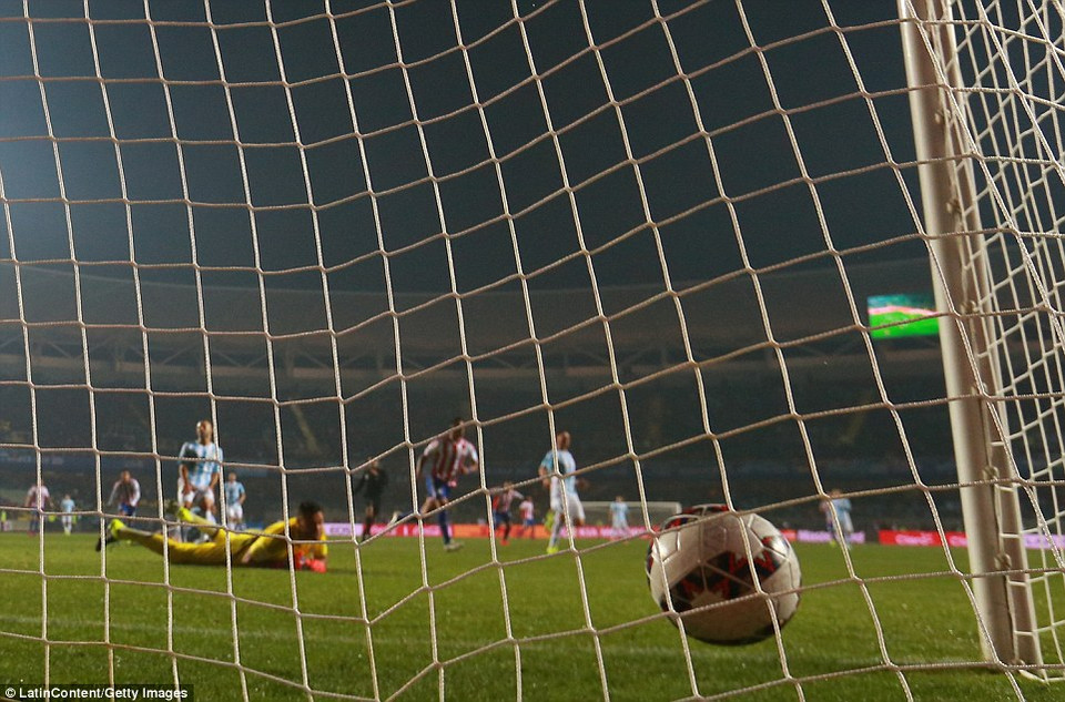 Phút 43, Paraguay nhen nhóm hy vọng...