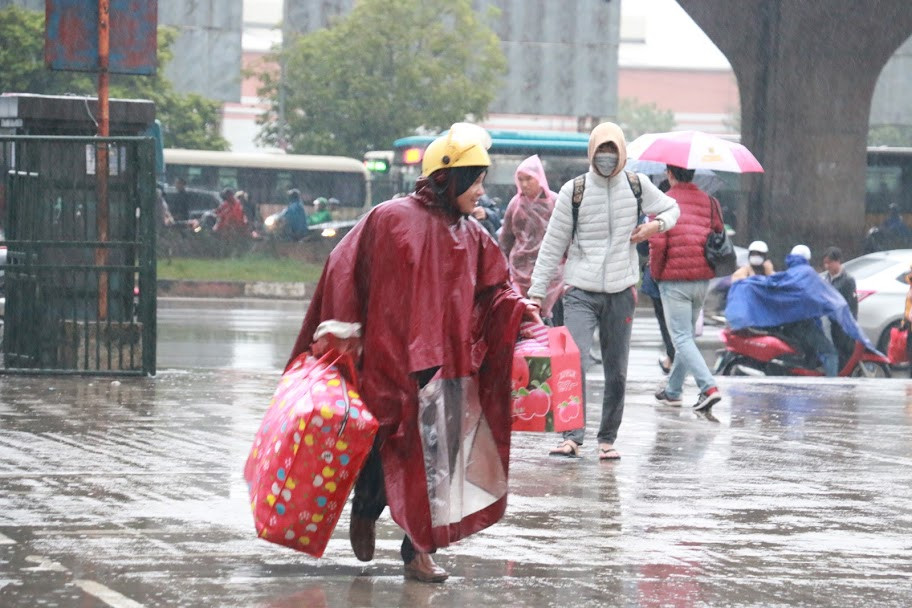 Dịp nghỉ 4 ngày khiến người dân hồ hởi về quê sum họp với gia đình. (Ảnh: PV)