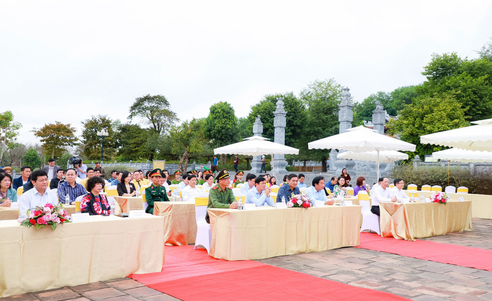 Cuối năm Kỷ Hợi, ngày 28/11/1959, Chủ tịch Hồ Chí Minh đã phát động: "Mùa Xuân là Tết trồng cây/Để cho đất nước càng ngày càng xuân." Khắc ghi lời dạy của Người, nhân dân ta luôn nhiệt tình hưởng ứng các hoạt động trồng cây gây rừng; hàng năm, “Tết trồng cây" đã trở thành một tập quán tốt đẹp của toàn dân trong những dịp tết đến Xuân về. (Ảnh: PV/Vietnam+)