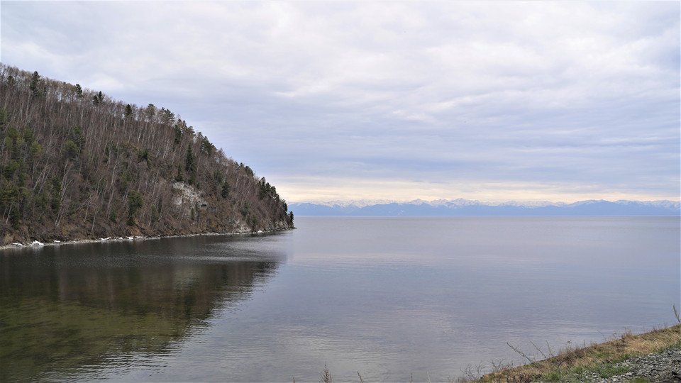 Phong cảnh hữu tình dọc bờ Tây hồ Baikal. (Ảnh: Duy Trinh/TTXVN)