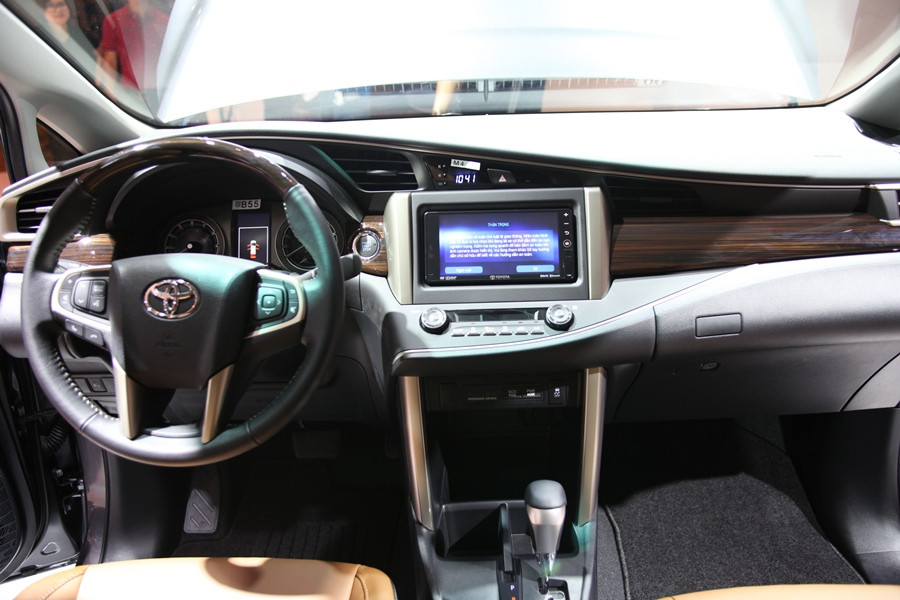 Hệ thống bảng điều khiển tích hợp nhiều tính năng đa thông tin, hiện đại giúp mọi thứ nằm trong tầm kiểm soát của người lái. (Ảnh: Doãn Đức/Vietnam+)