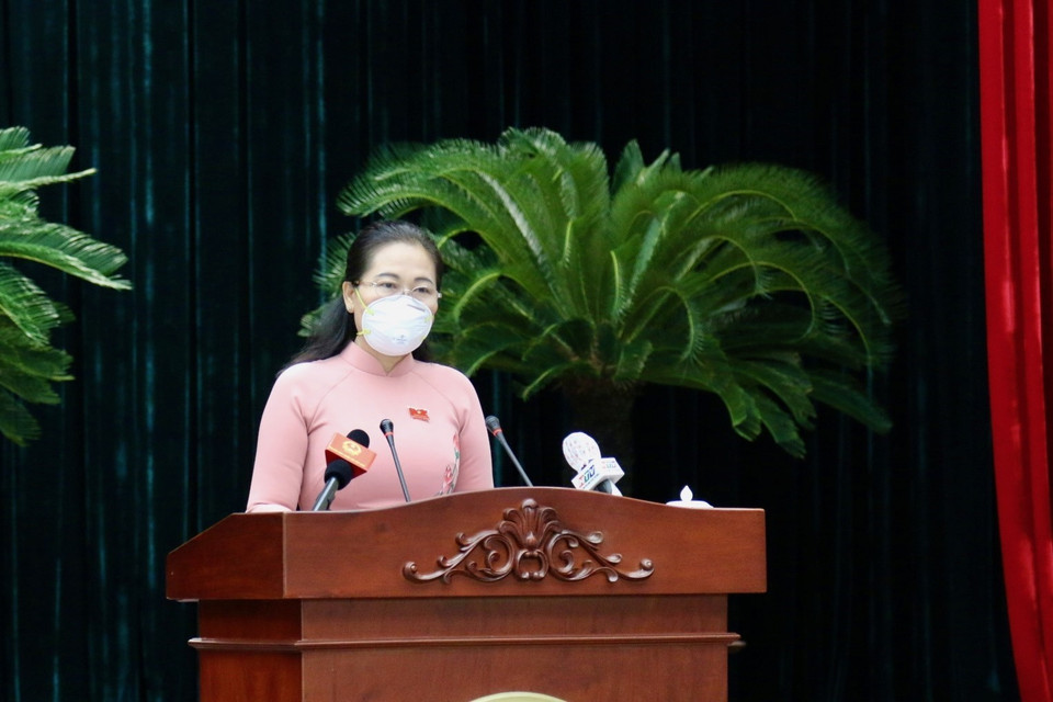 Chủ tịch HĐND Thành phố Hồ Chí Minh Nguyễn Thị Lệ phát biểu khai mạc Kỳ họp. (Ảnh: TTXVN phát)