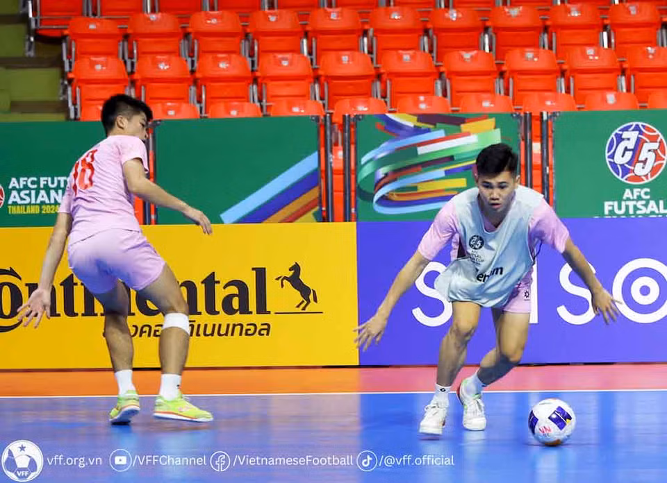Tại giải Futsal châu Á 2024, Đội tuyển Futsal Việt Nam nằm ở bảng A cùng với chủ nhà Thái Lan, Trung Quốc và Myanmar. Đội tuyển sẽ lần lượt gặp Myanmar (14 giờ, ngày 17/4), Trung Quốc (14 giờ, ngày 19/4) và Thái Lan (18 giờ, ngày 21/4) (Nguồn: VFF)