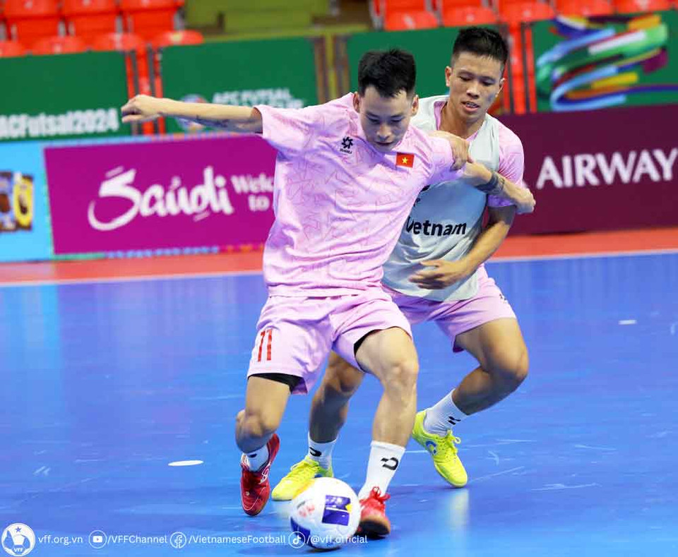 Các cầu thủ đều rất nỗ lực thực hiện các bài tập mà huấn luyện viên trưởng đề ra. Nhìn chung, các cầu thủ đã làm tốt nhiệm vụ được giao. (Nguồn: VFF)