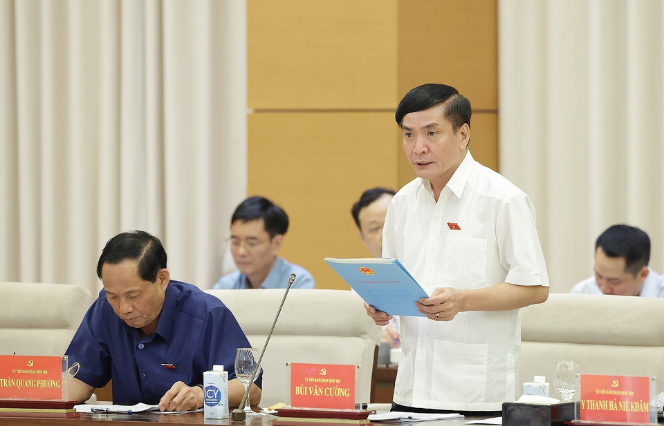 Tổng Thư ký Quốc hội, Chủ nhiệm Văn phòng Quốc hội Bùi Văn Cường phát biểu. (Ảnh: Dương Giang/TTXVN)