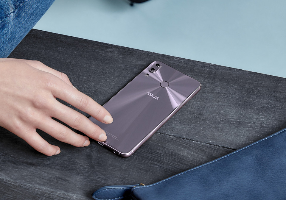 Sở hữu chip xử lý Qualcomm Snapdragon 636 cùng Ram 4GB, ZenFone 5 có tốc độ khá tốt.