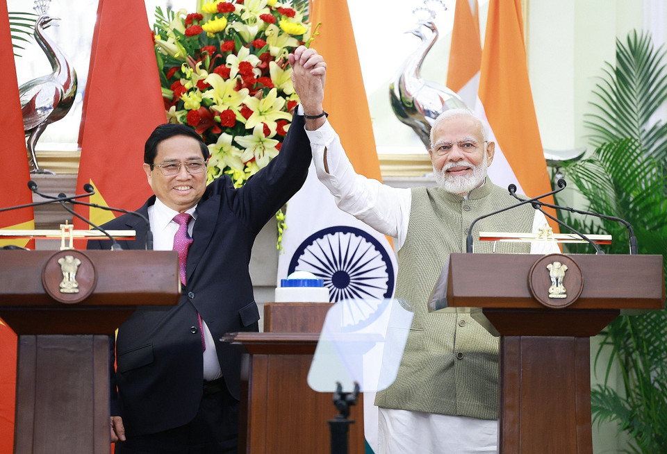 Thủ tướng Phạm Minh Chính​ và Thủ tướng Ấn Độ Narendra Modi sau khi kết thúc cuộc gặp gỡ báo chí hai nước. (Ảnh: Dương Giang/TTXVN)