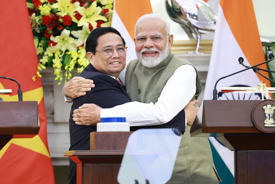 Thủ tướng Phạm Minh Chính​ và Thủ tướng Ấn Độ Narendra Modi sau khi kết thúc cuộc gặp gỡ báo chí hai nước. (Ảnh: Dương Giang/TTXVN)