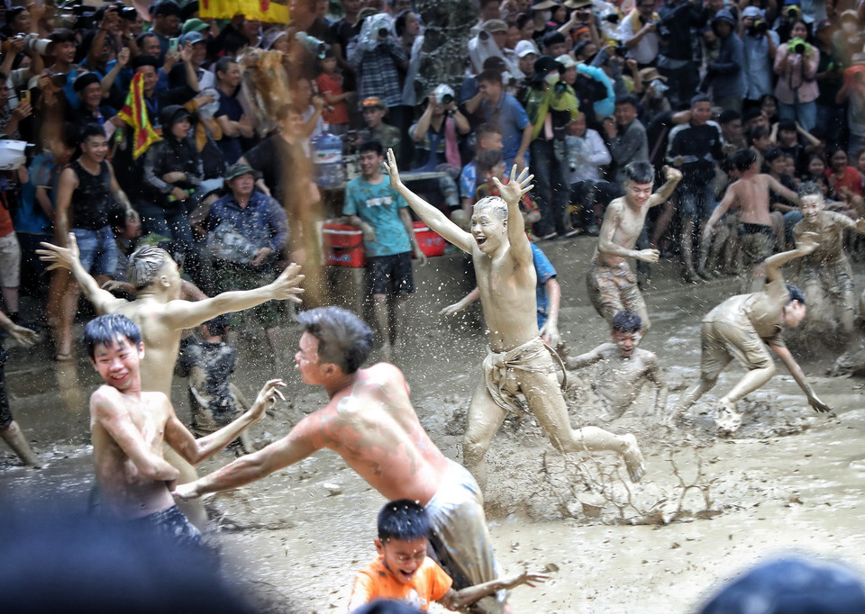 Pha ăn mừng sau khi ghi bàn thắng. (Ảnh: Danh Lam/TTXVN)