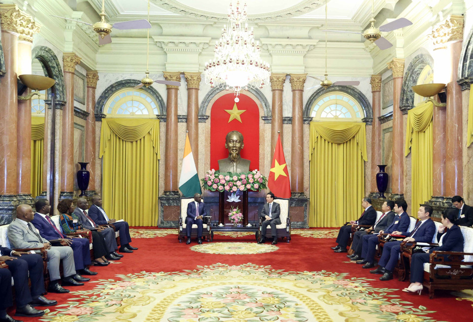  Quang cảnh buổi tiếp Chủ tịch Quốc hội Bờ Biển Ngà (Côte d'Ivoire) Adama Bictogo của Chủ tịch nước Võ Văn Thưởng. (Ảnh: Thống Nhất/TTXVN)