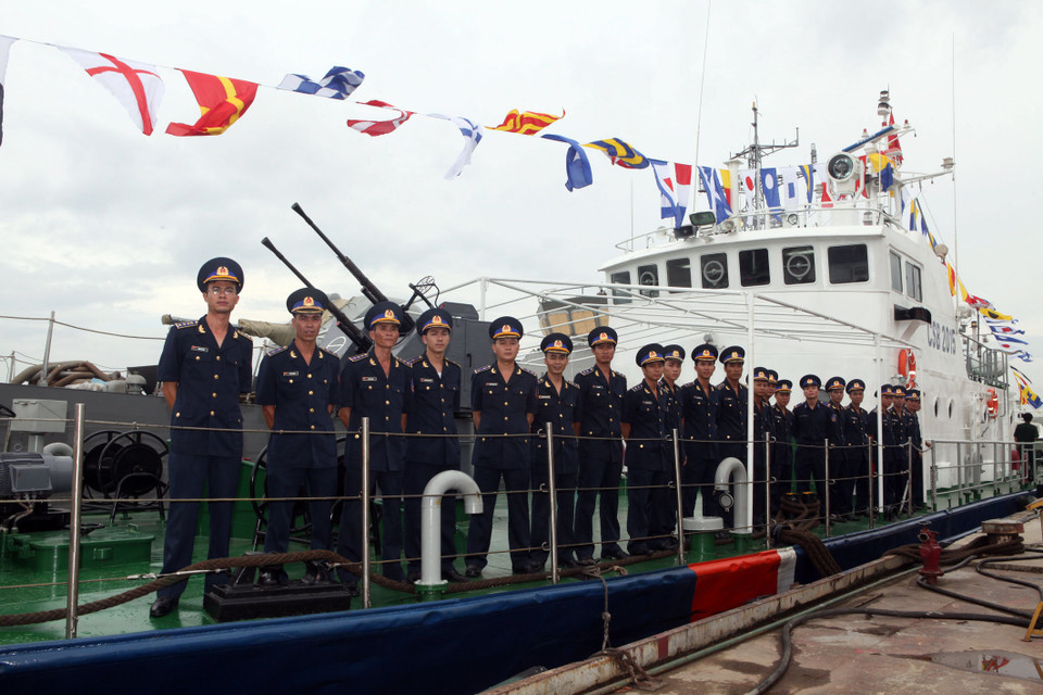 Cảnh sát biển Việt Nam đưa ba tàu 2015, 2016 và 8003 vào hoạt động. (Ảnh: Trọng Đức/TTXVN)