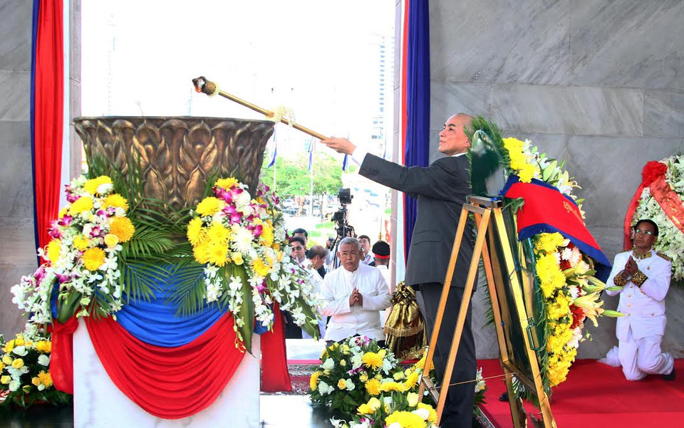 Hoạt động kỷ niệm trọng thể 62 năm ngày Campuchia giành độc lập. (Ảnh: Xuân Khu/Vietnam+)