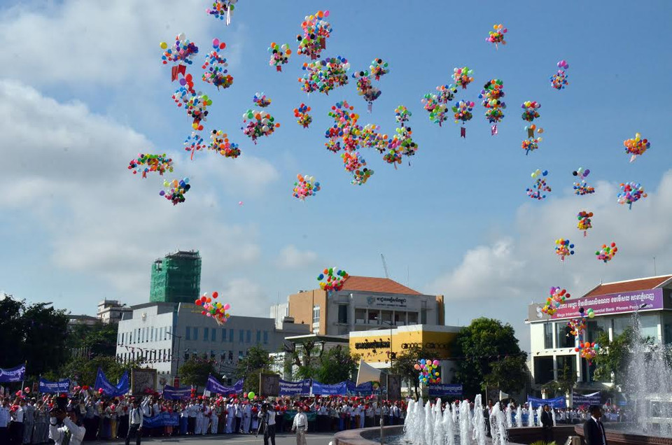 Hoạt động kỷ niệm trọng thể 62 năm ngày Campuchia giành độc lập. (Ảnh: Xuân Khu/Vietnam+)