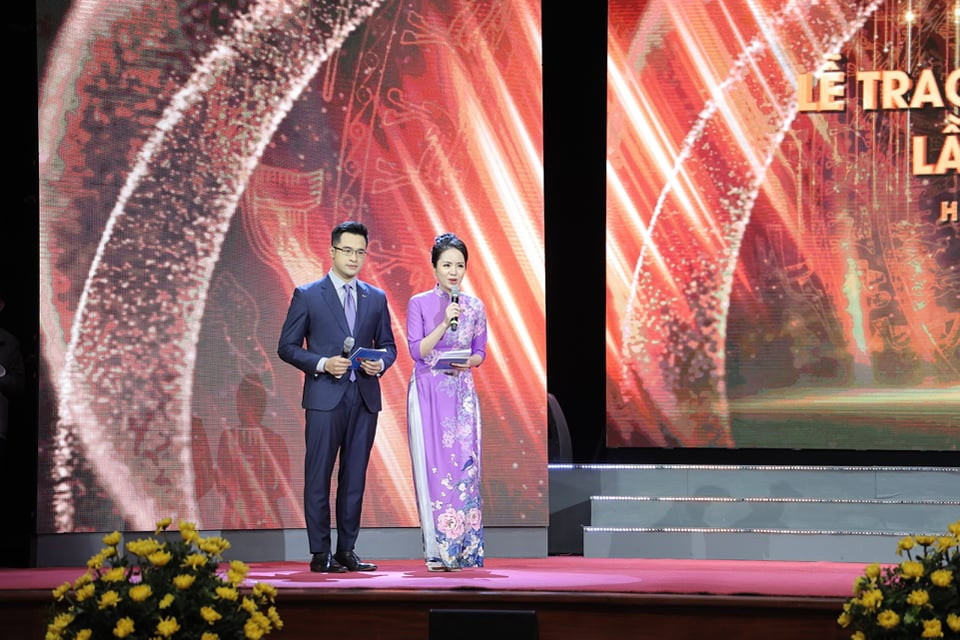 Lễ trao giải Báo chí Quốc gia lần XV-năm 2020 bắt đầu. (Ảnh: Hoàng Đạt/Vietnam+)