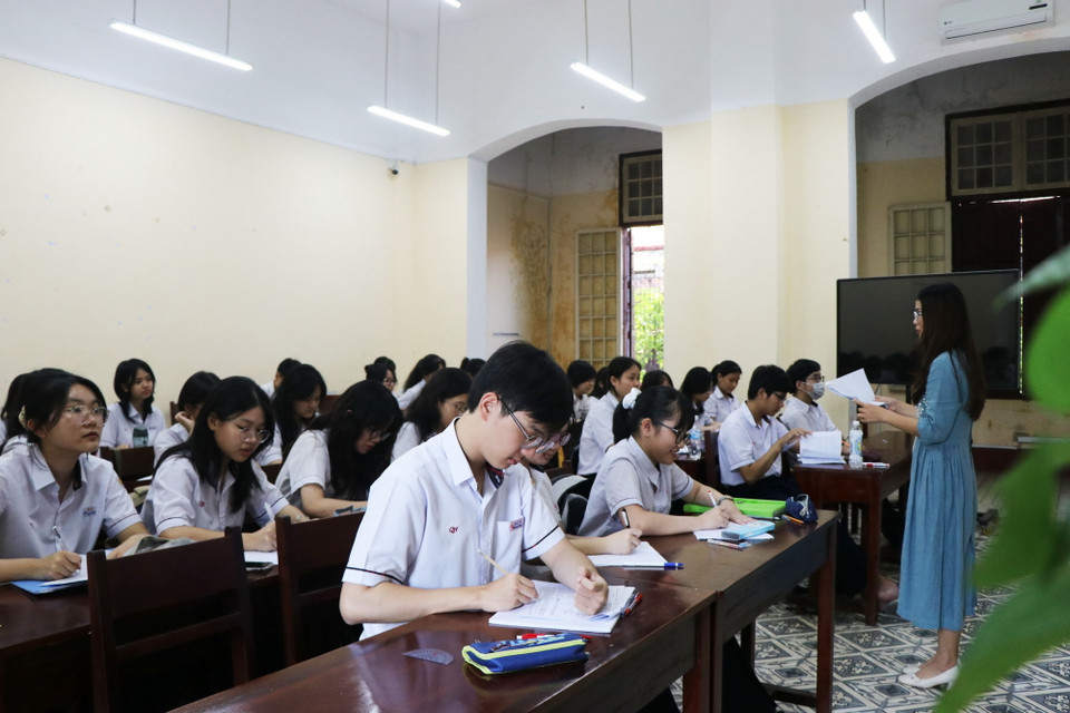 Trở thành học sinh dưới mái Trường Quốc học là mơ ước và tự hào của học sinh đất Cố đô cũng như các tỉnh thành trong khu vực miền Trung. (Ảnh: Tường Vi/TTXVN)