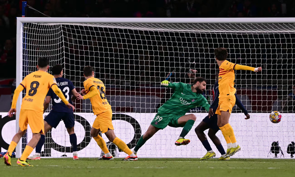 Để rồi đến phút 77, Christensen ghi bàn mang chiến thắng 3-2 kịch tính về cho Barcelona. (Nguồn: Getty Images)