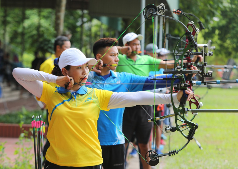 Đội tuyển Bắn cung quốc gia tập luyện chuẩn bị cho các giải đấu. (Ảnh: Thành Đạt/TTXVN)