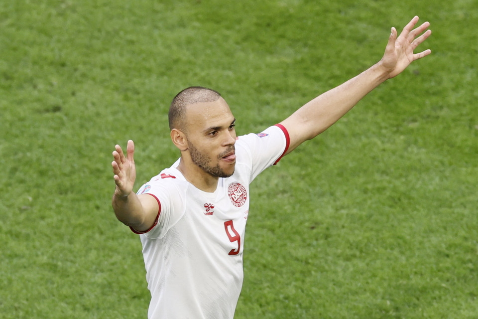 Chưa dừng ở đó, đến phút 90+4, Martin Braithwaite ấn định tỷ số 4-0 cho Đan Mạch. (Nguồn: AFP)