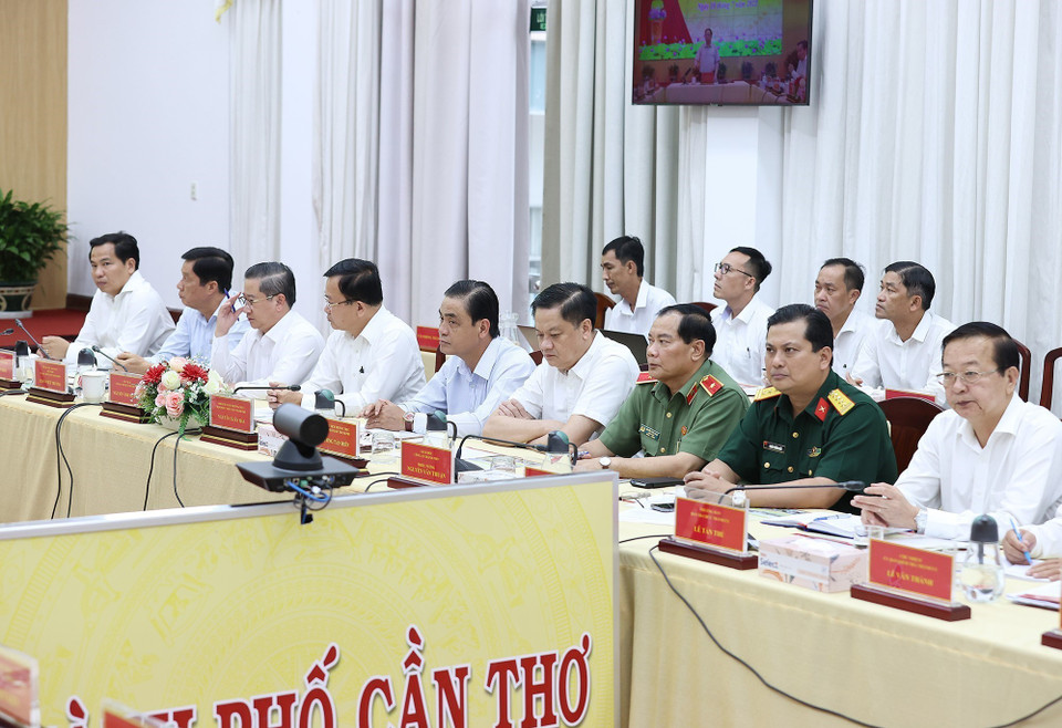 Lãnh đạo thành phố Cần Thơ tham dự buổi làm việc. (Ảnh: Dương Giang/TTXVN)