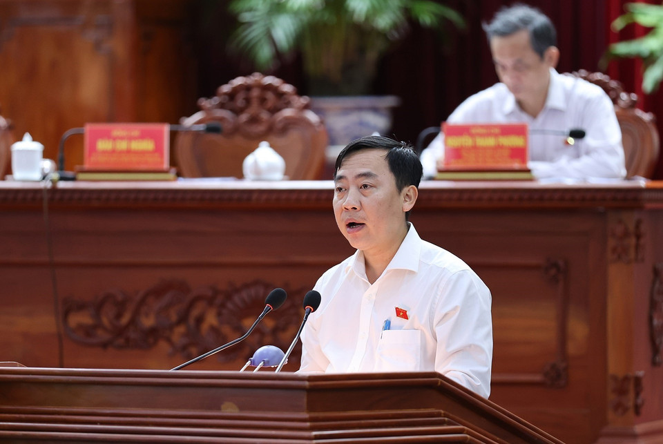 Phó Trưởng đoàn đại biểu Quốc hội thành phố Cần Thơ Đào Chí Nghĩa trình bày kết quả kỳ họp lần thứ 3, Quốc hội khóa XV. (Ảnh: Dương Giang/TTXVN) 