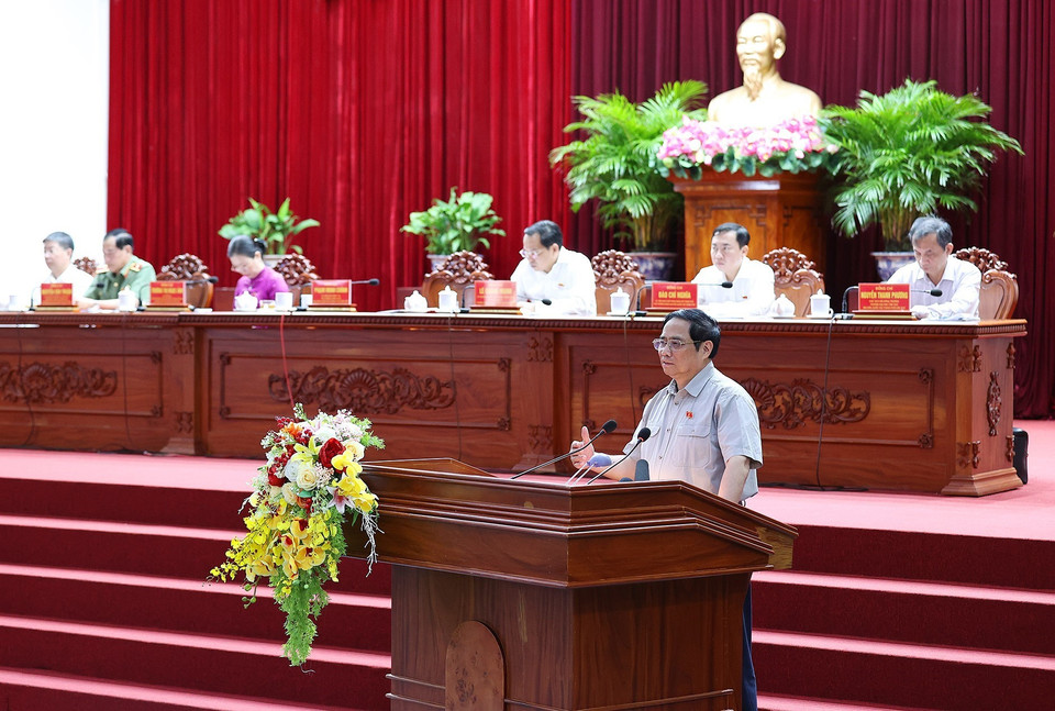 Thủ tướng Phạm Minh Chính phát biểu tại buổi tiếp xúc cử tri thành phố Cần Thơ. (Ảnh: Dương Giang/TTXVN)