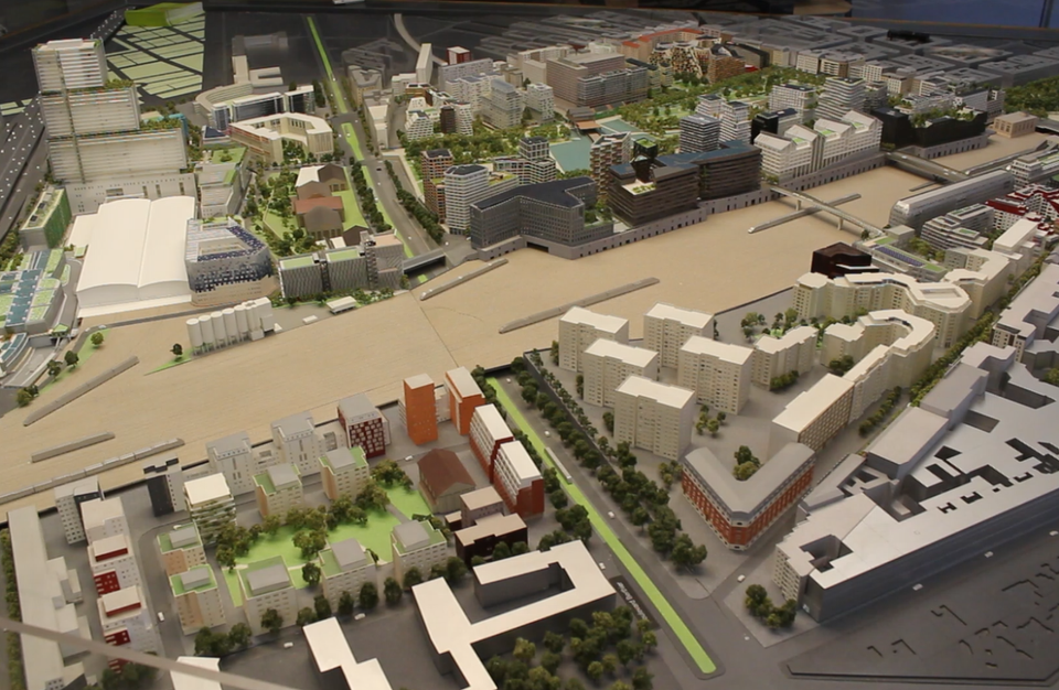 Khu đô thị sinh thái Clichy-Batignolles này hiện đã hoàn thành 30% khối lượng công việc. Dự kiến, quá trình xây dựng khu đô thị sẽ hoàn tất vào năm 2020. (Ảnh: Hùng Võ/Vietnam+)