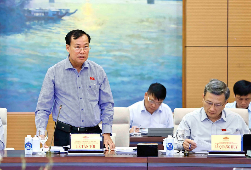 Chủ nhiệm Ủy ban Quốc phòng-An ninh của Quốc hội Lê Tấn Tới phát biểu. (Ảnh: Doãn Tấn/TTXVN)