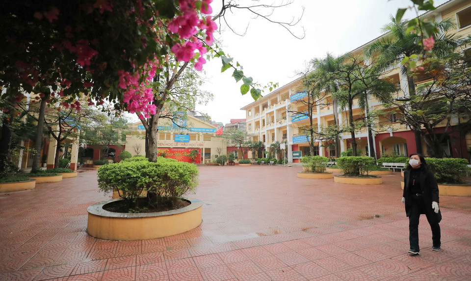 Trường THCS Đền Lừ (quận Hoàng Mai (Hà Nội)) cơ bản hoàn tất công tác công chuẩn bị, sẵn sàng đón học sinh trở lại. (Ảnh: Thanh Tùng/TTXVN)