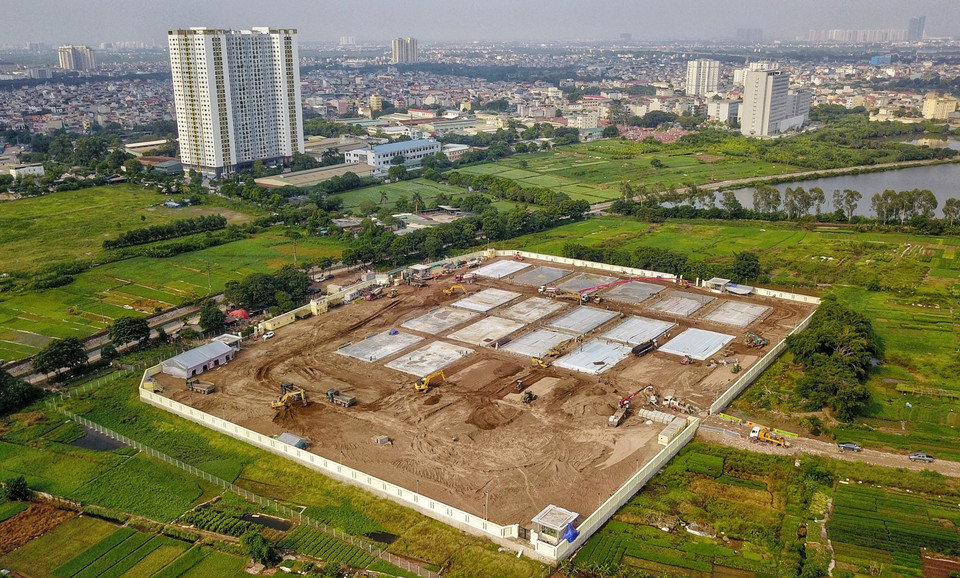 Bệnh viện dã chiến được xây dựng tại ngõ 587 Tam Trinh, quận Hoàng Mai khá tách biệt với khu dân cư, thích hợp cho công tác phòng, chống dịch. (Ảnh: Thành Đạt/TTXVN)