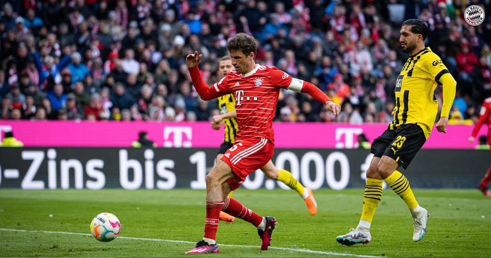 Và cũng chỉ cần có đúng 5 phút sau đó, Thomas Mueller đã lần nữa chứng minh vì sao họ gọi mình là 'Kẻ cắp không gian.' (Nguồn: FcBayern)