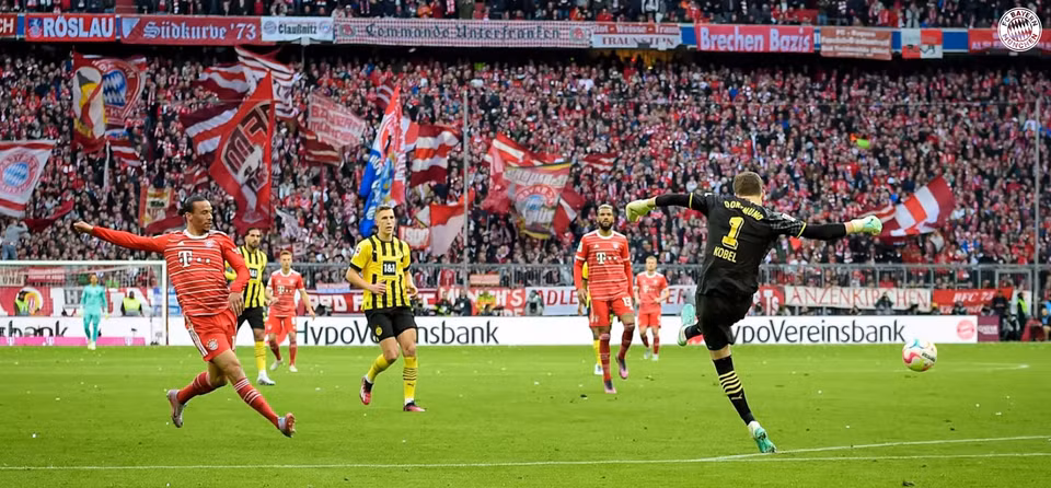...và có sự khởi đầu không tưởng khi thủ thành Kobel đá trượt đưa bóng về lưới nhà. (Nguồn: FcBayern)