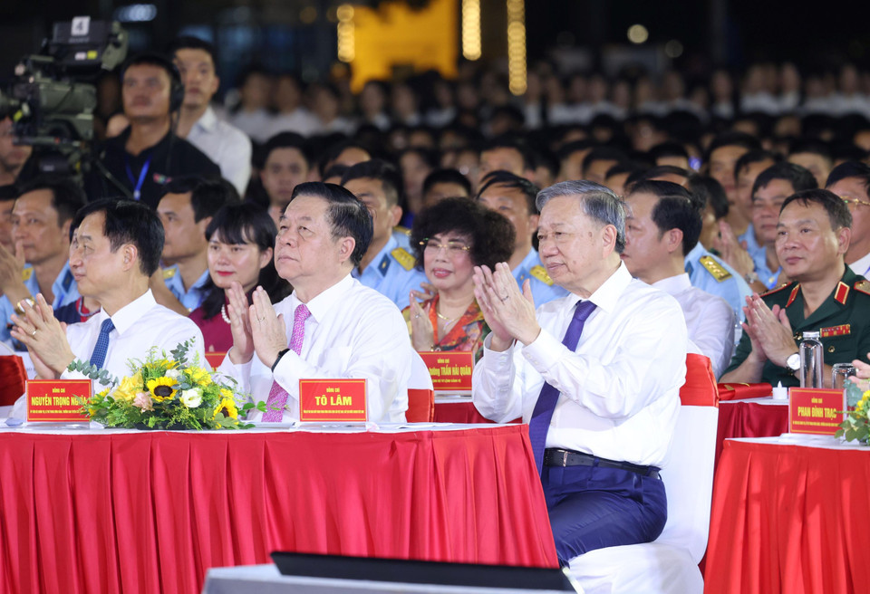Tổng Bí thư, Chủ tịch nước Tô Lâm và các đại biểu dự chương trình. (Ảnh: Lâm Khánh/TTXVN)