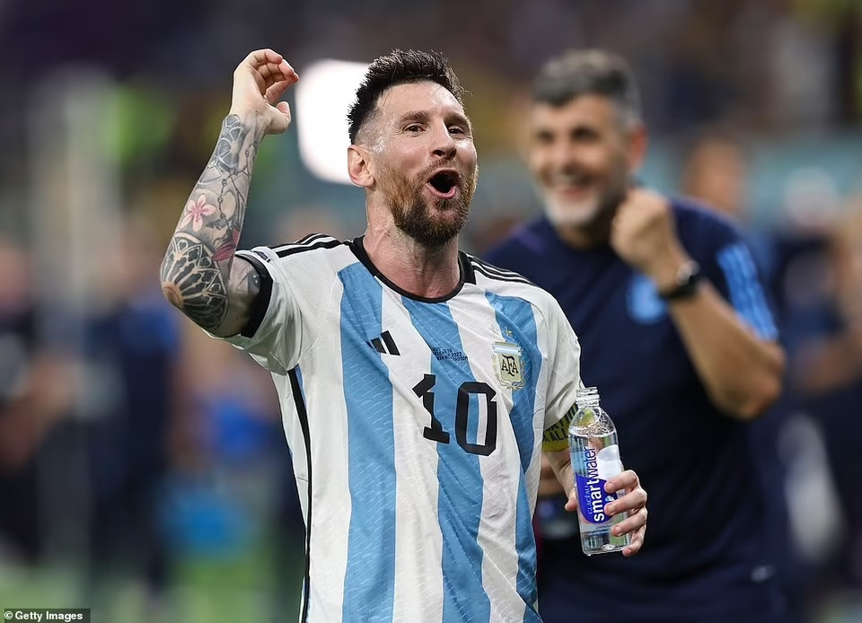 Kết quả chung cuộc 2-1 đã đưa Messi và các đồng đội thẳng tiến tứ kết World Cup 2022.