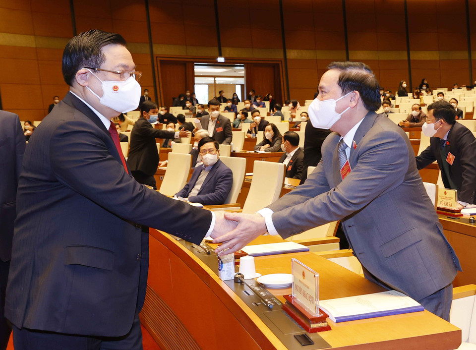 Chủ tịch Quốc hội Vương Đình Huệ với các đại biểu dự Hội nghị. (Ảnh: Doãn Tấn/TTXVN)