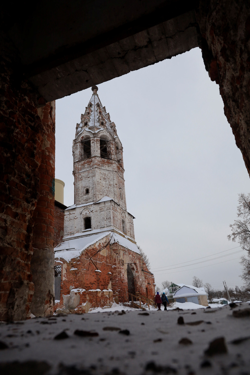 Quần thể nhà thờ Nikita Muchenika từng được lên dự án trùng tu lại vào giữa thập niên 1990, nhưng không thành công. (Ảnh: Trần Hiếu/TTXVN) 