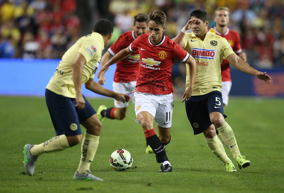 Januzai chính là cầu thủ thi đấu nổi bật nhất khi tạo ra nhiều tình huống nguy hiểm.