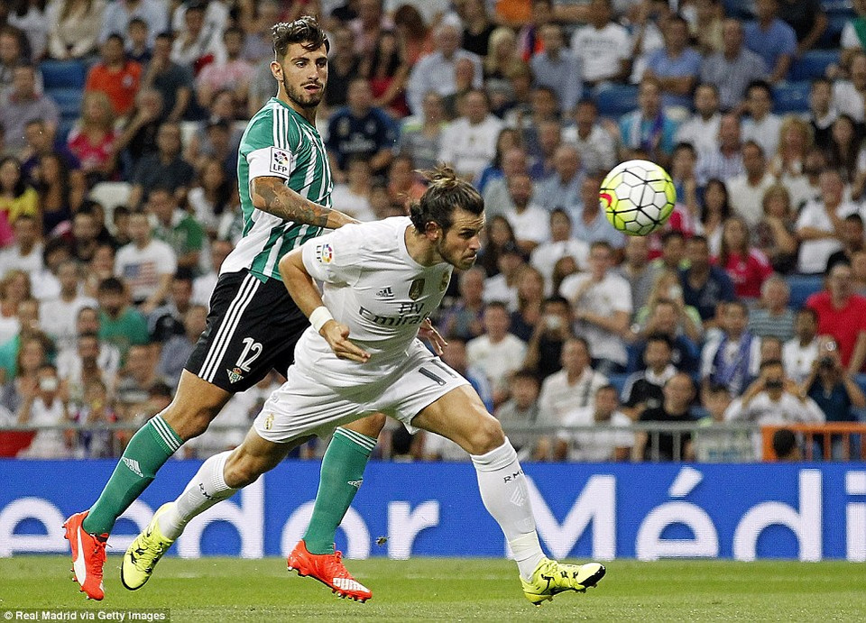 Ngay phút thứ 2, Bale đã mang ưu thế về cho đội chủ sân Bernabeu.