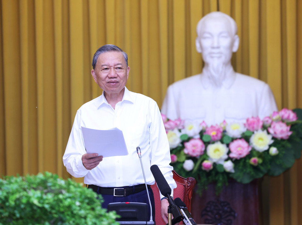 Chủ tịch nước Tô Lâm phát biểu chỉ đạo tại buổi làm việc về công tác thi đua, khen thưởng. (Ảnh: Lâm Khánh/ TTXVN)