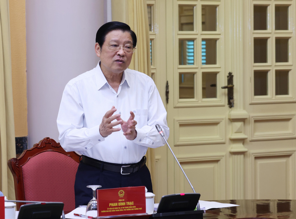 Đồng chí Phan Đình Trạc, Ủy viên Bộ Chính trị, Bí thư Trung ương Đảng, Trưởng Ban Nội chính Trung ương, Phó Trưởng Ban thường trực Ban Chỉ đạo Cải cách Tư pháp Trung ương phát biểu. (Ảnh: Lâm Khánh/TTXVN)