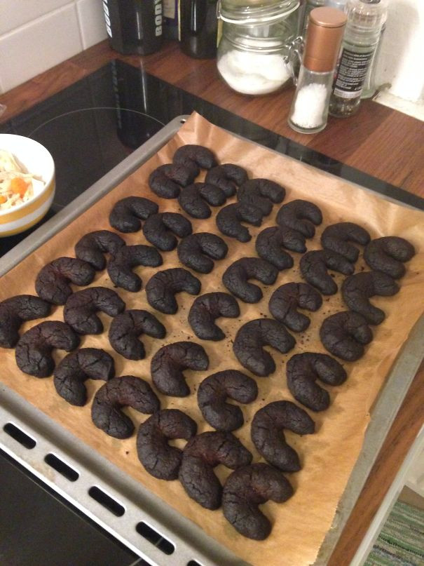 Hãy nhắm mắt lại và đọc thần chú: Đây là bánh sừng bò. Đây không phải là thứ nhiều người đang nghĩ đến. (Nguồn: boredpanda.com)