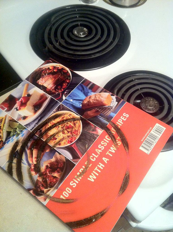 Chắc hẳn cái bếp cũng sợ hãi không muốn tôi tiếp tục sự nghiệp nấu nướng nữa. (Nguồn: boredpanda.com)