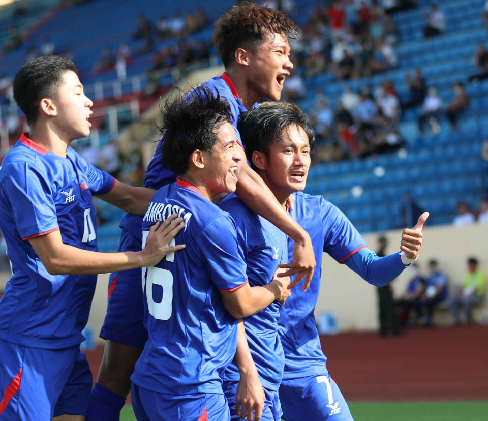 Cầu thủ Campuchia ăn mừng bàn thắng đầu tiên. (Ảnh: Thanh Tùng/TTXVN)