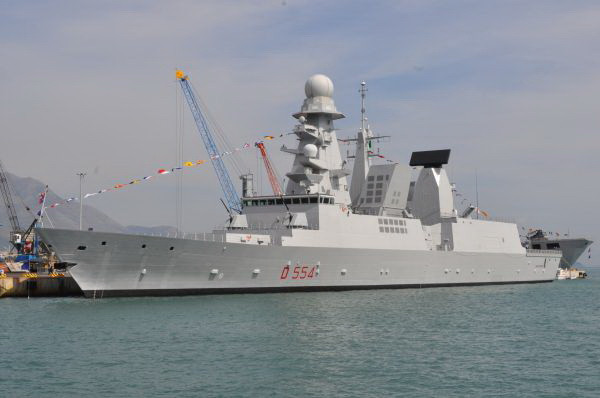 Một tàu chiến tối tân của hải quân Italy tham gia cuộc tập trận Steadfast Jazz 2013