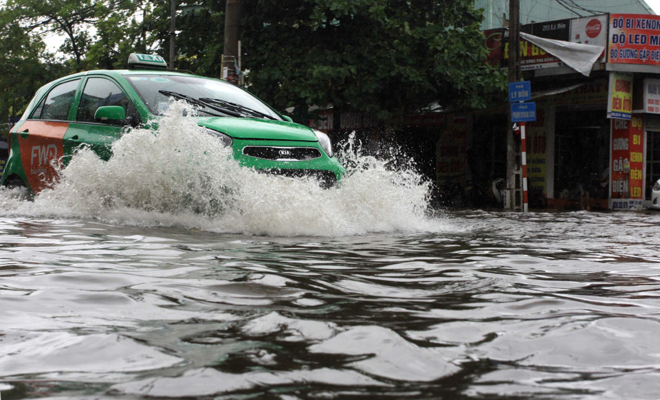 Mưa lớn gây ngập tại tổ 19, phường Tiền Phong, thành phố Thái Bình. (Ảnh: Thế Duyệt/TTXVN)