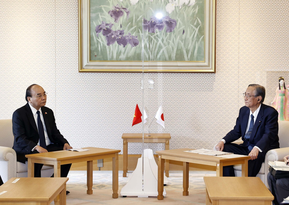 Chủ tịch nước Nguyễn Xuân Phúc hội kiến Chủ tịch Hạ viện Nhật Bản Hosoda Hiroyuki. (Ảnh: Thống Nhất/TTXVN)