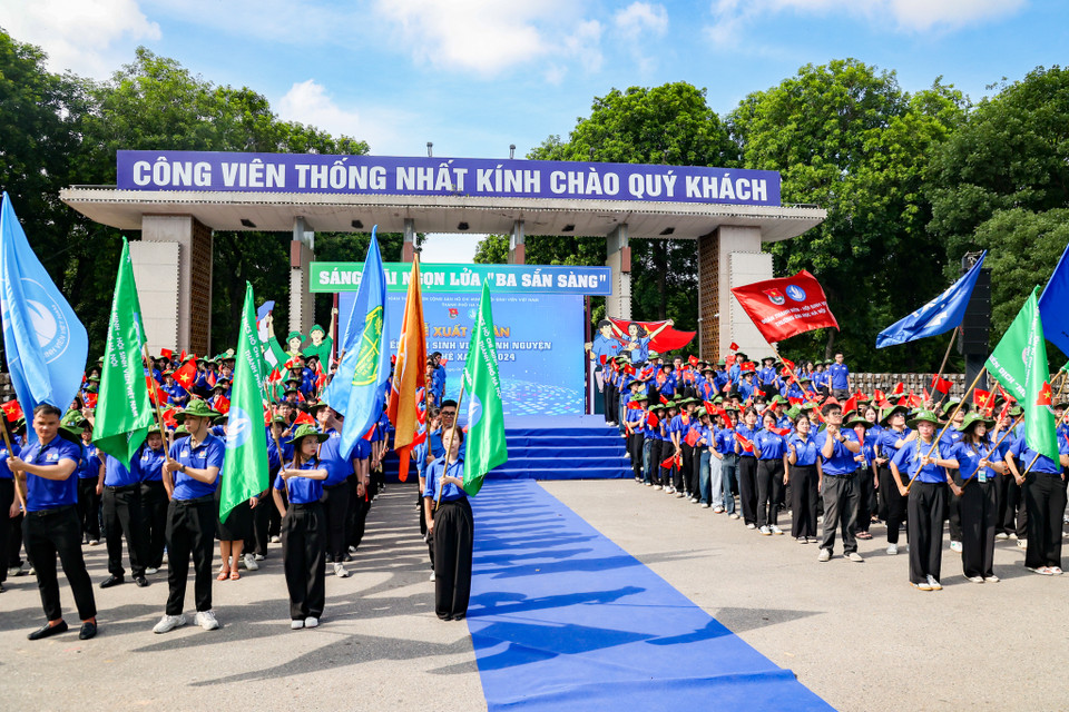 Lễ xuất quân có sự tham gia của 60 đội hình tình nguyện với gần 2000 tình nguyện viên đến từ các trường Đại học, Học viện, Cao đẳng trên địa bàn Thủ đô. (Ảnh: Minh Hiếu/Vietnam+)
