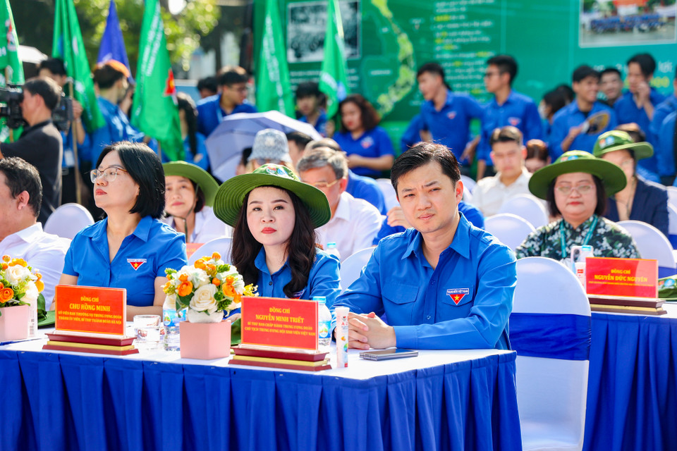 Tham dự buổi lễ ngày hôm nay có sự góp mặt của lãnh đạo thành phố, lãnh đạo Trung ương Đoàn và Thành đoàn Hà Nội. (Ảnh: Minh Hiếu/Vietnam+)