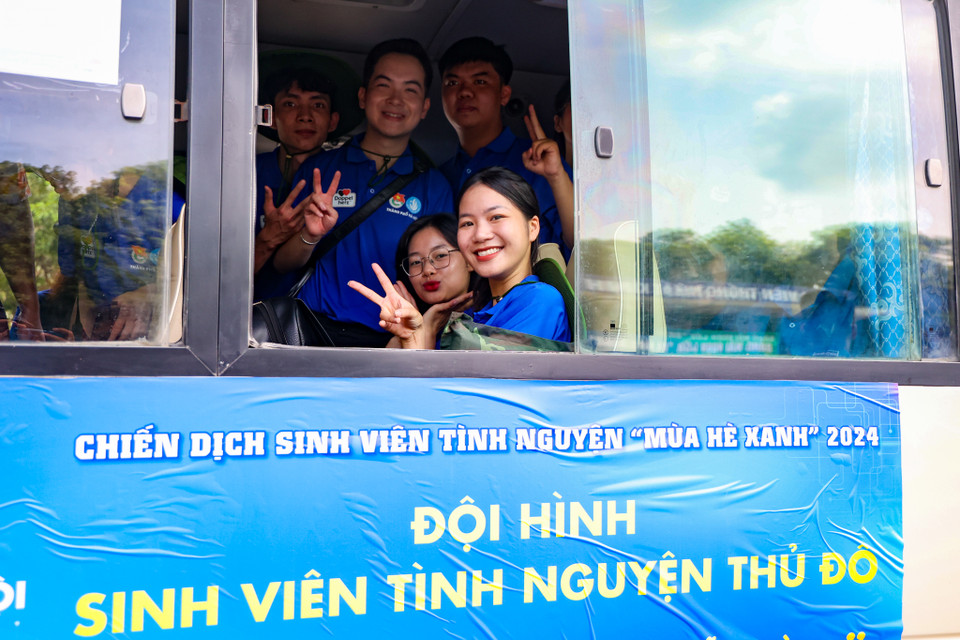 Bạn Nguyễn Thị Hương, sinh viên trường Đại học Văn hoá Hà Nội cho biết điểm đến hỗ trợ của mình trong lần ra quân này là ở Thái Nguyên. "Em rất vui và háo hức khi được tham gia những hoạt động ý nghĩa, hỗ trợ cộng đồng," Hương cho hay. (Ảnh: Minh Hiếu/Vietnam+)